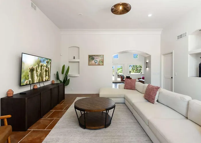 Holiday home Space Views & Sunsets Yours *