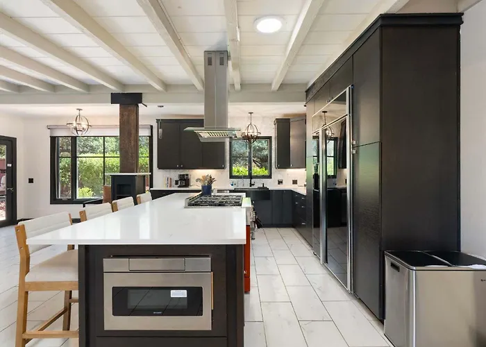 Space Views & Sunsets Yours Holiday home