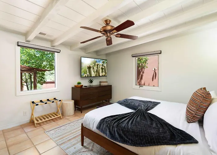 Space Views & Sunsets Yours Holiday home *