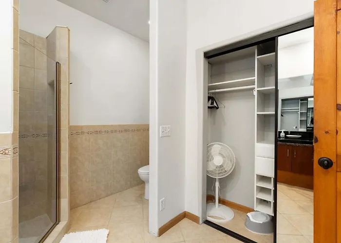 Holiday home Space Views & Sunsets Yours