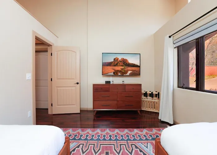 Holiday home Space Views & Sunsets Yours