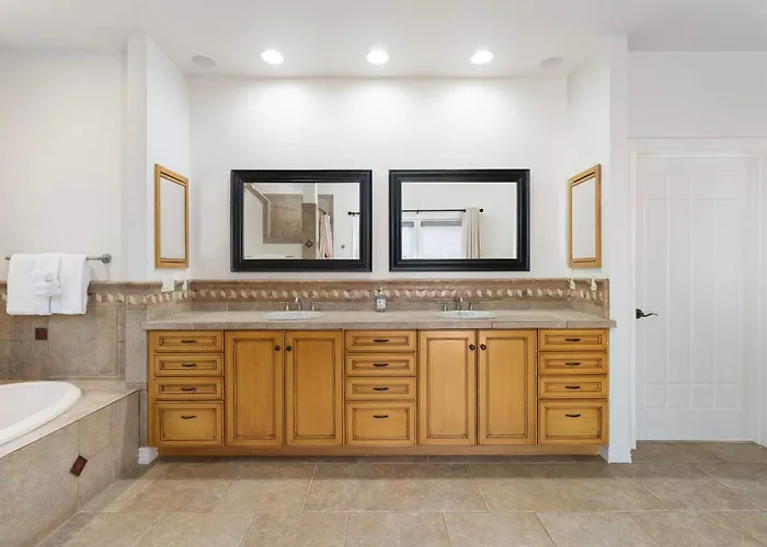 Holiday home Space Views & Sunsets Yours