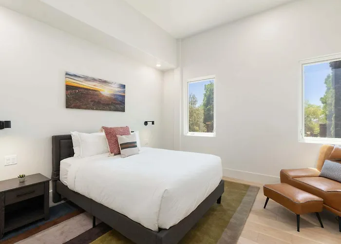Space Views & Sunsets Yours Holiday home