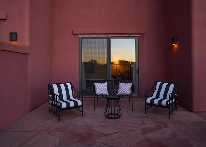 Holiday home Space Views & Sunsets Yours