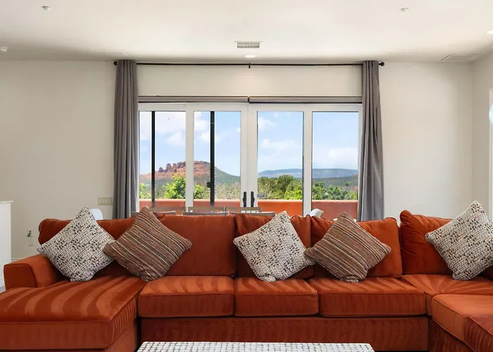 Space Views & Sunsets Yours Holiday home